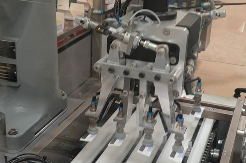 Machine Robotique Staubli Encartonneuse TS40